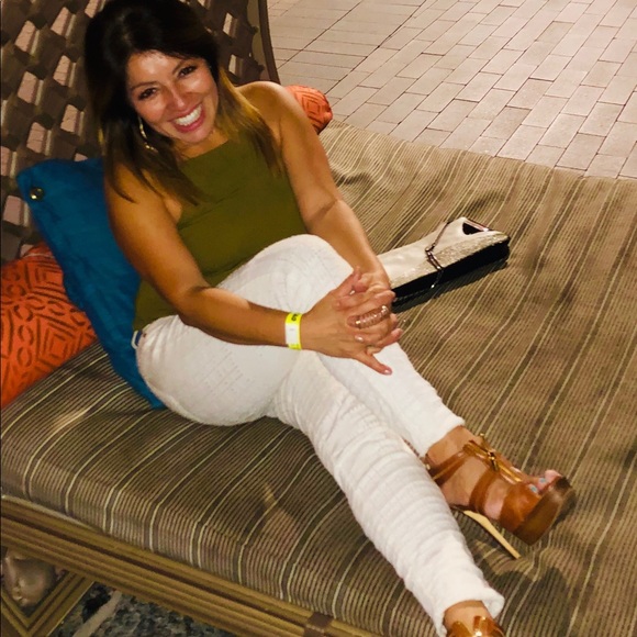 Meet your Posher, Sonia - Picture 1 of 1